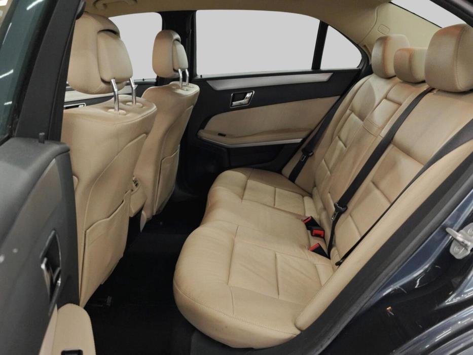 MERCEDES-BENZ E 2010