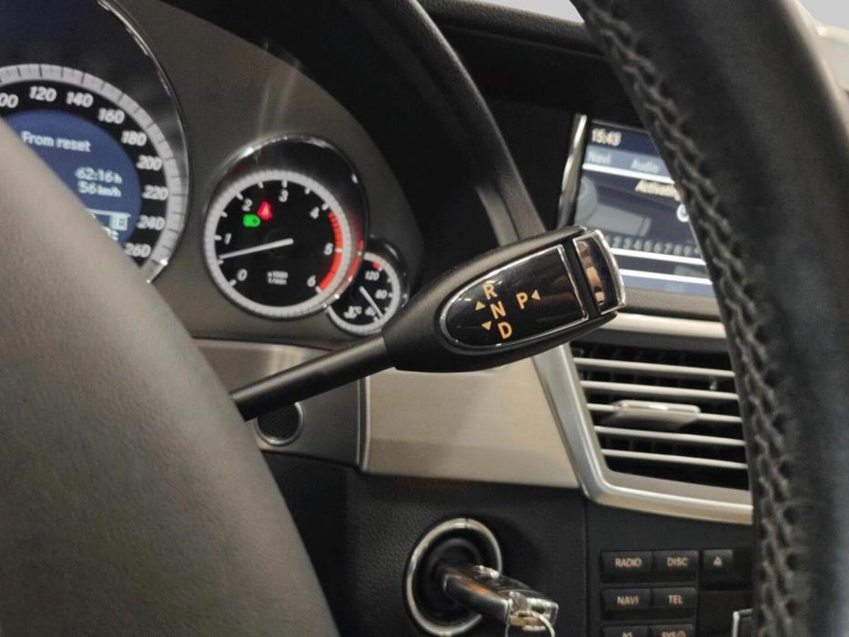 MERCEDES-BENZ E 2010