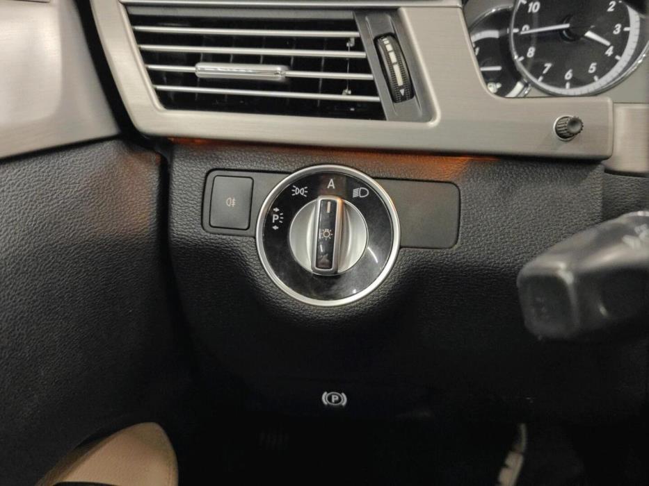 MERCEDES-BENZ E 2010