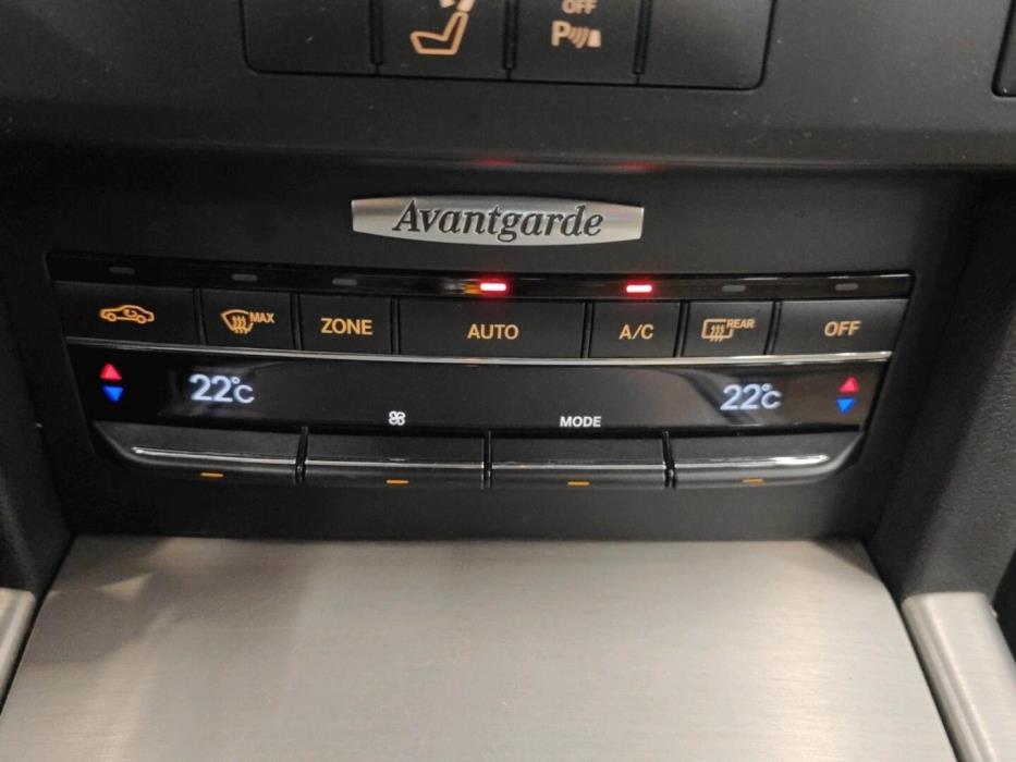 MERCEDES-BENZ E 2010