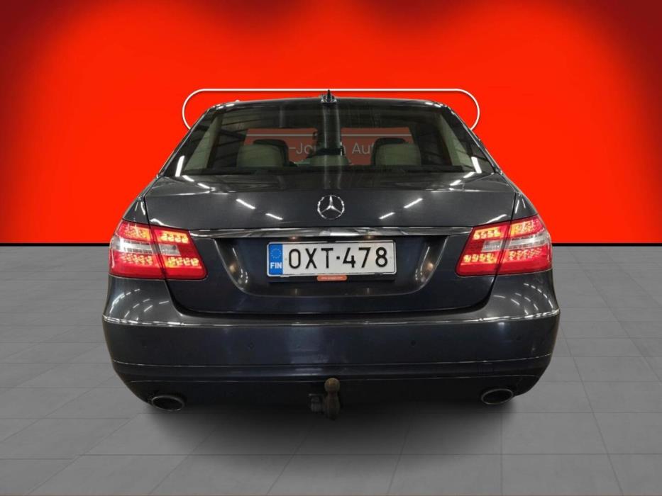 MERCEDES-BENZ E 2010