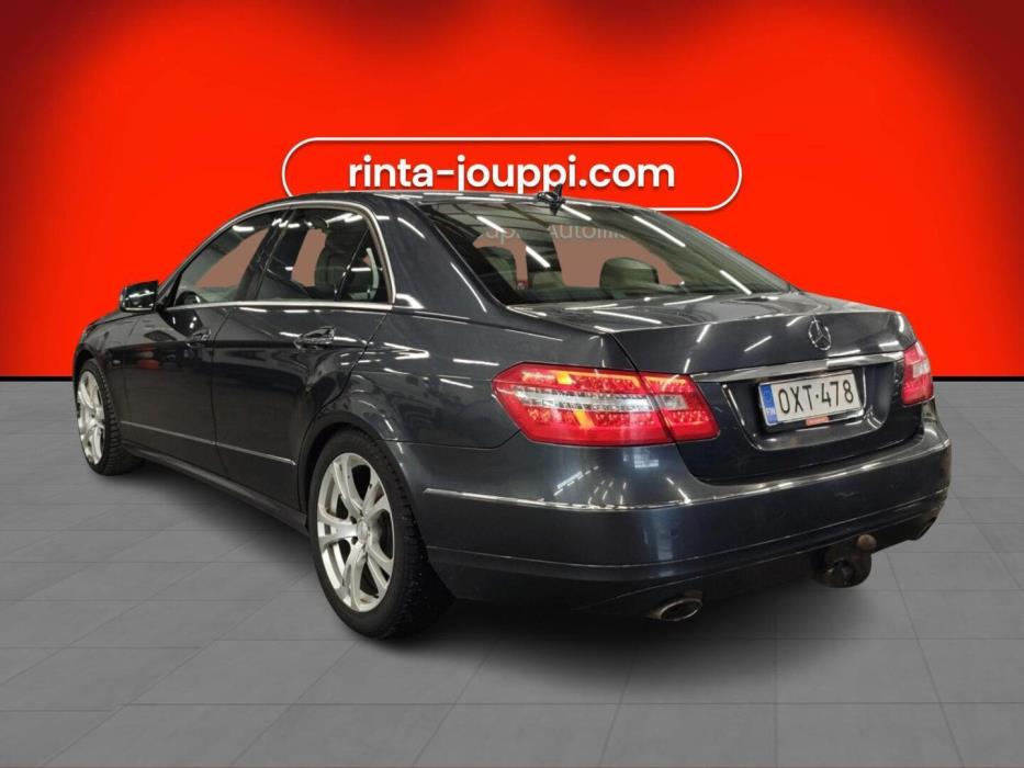 MERCEDES-BENZ E 2010