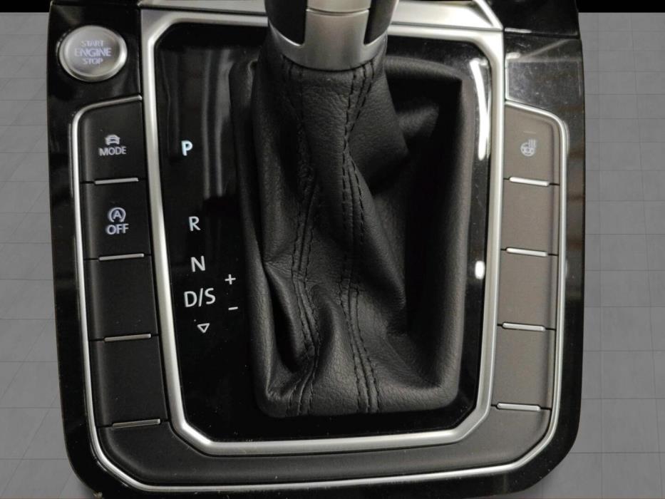 VOLKSWAGEN Passat 2018
