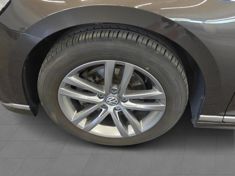 VOLKSWAGEN Passat 2018