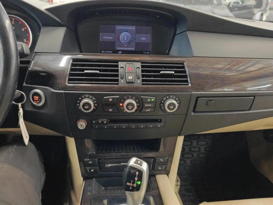BMW 520 2009