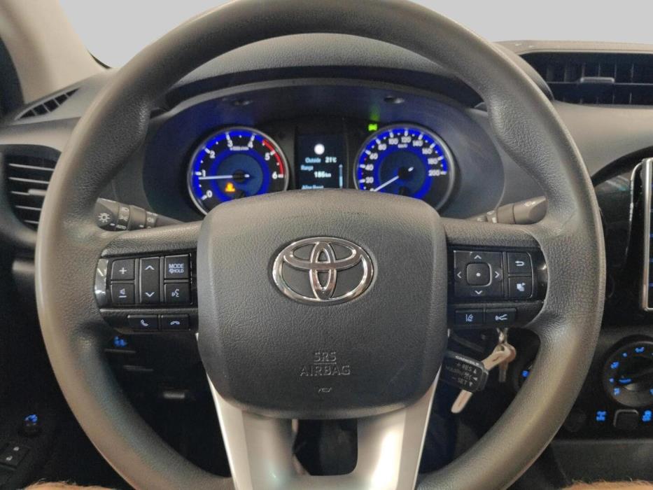 TOYOTA Hilux 2021