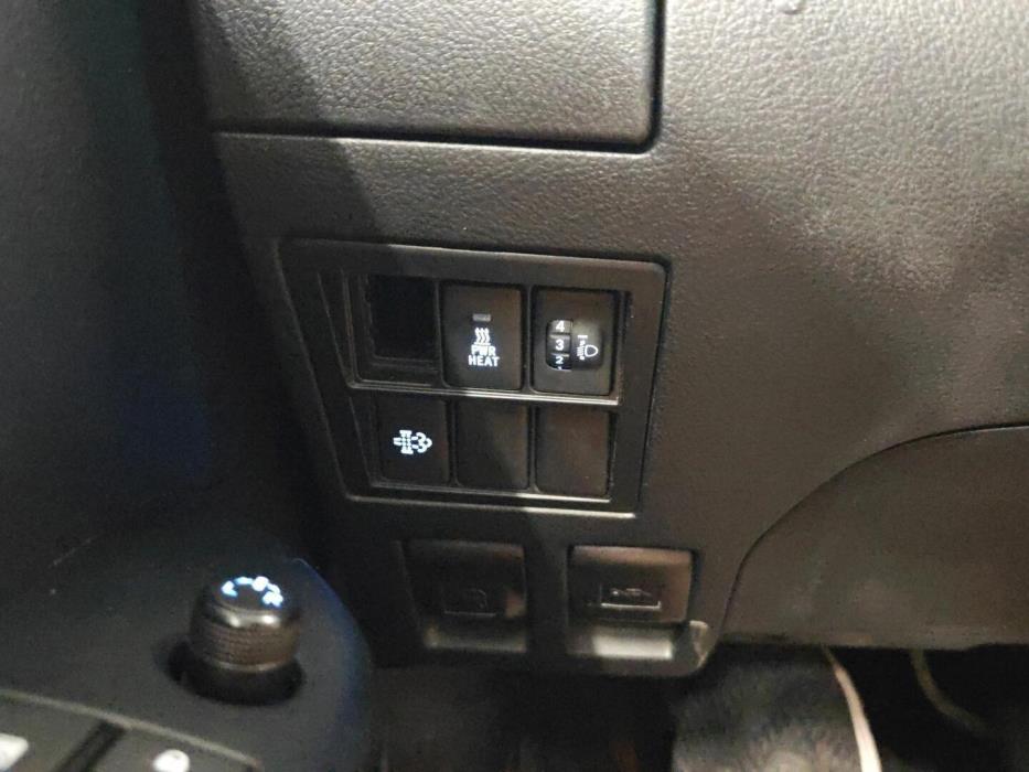 TOYOTA Hilux 2021