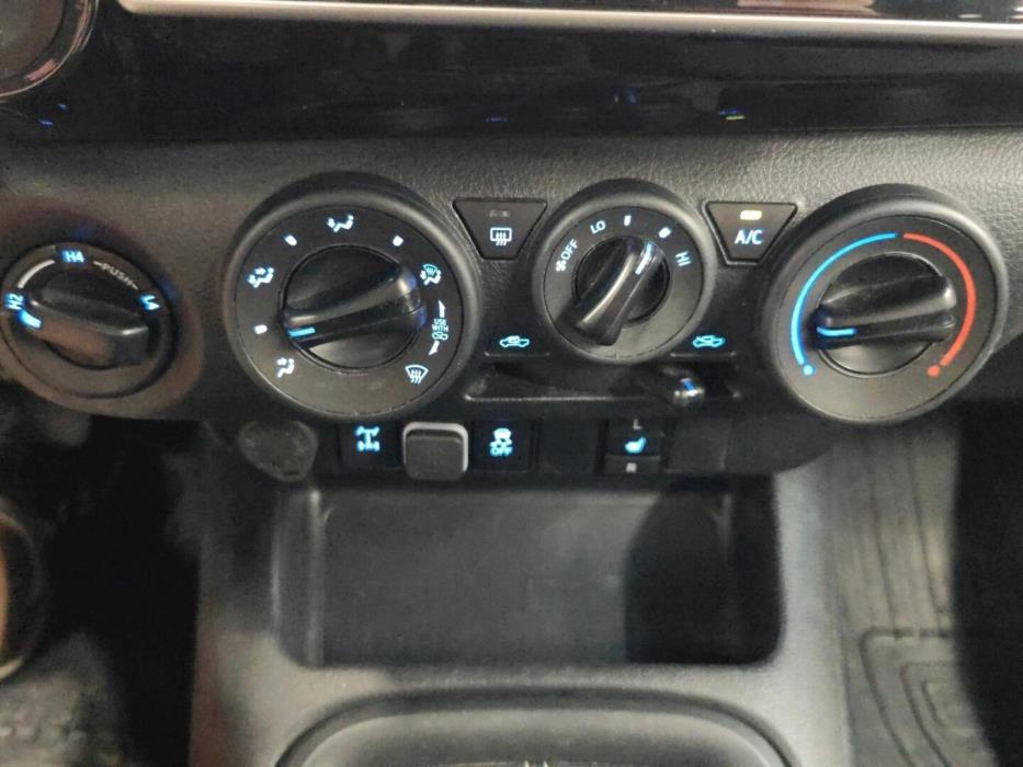 TOYOTA Hilux 2021