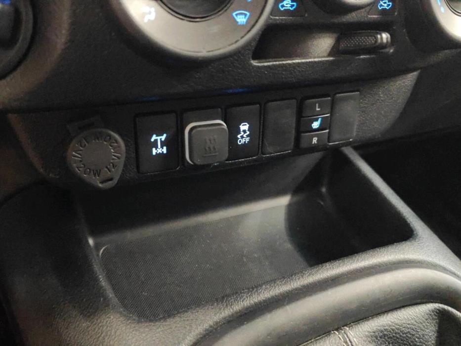 TOYOTA Hilux 2021