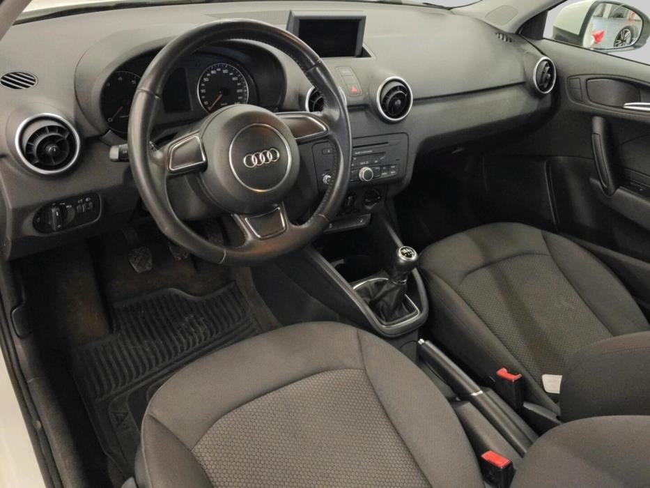 AUDI A1 2011