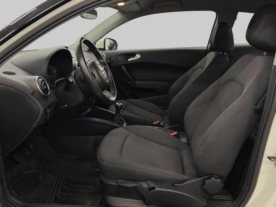 AUDI A1 2011