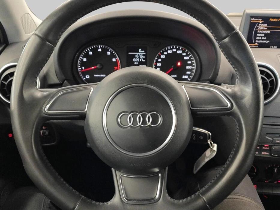AUDI A1 2011