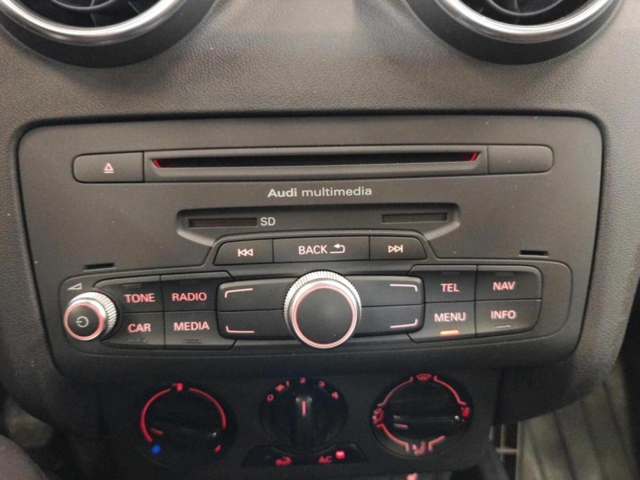 AUDI A1 2011