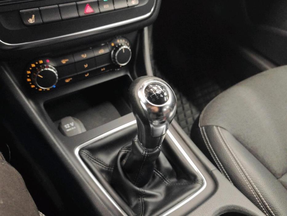 MERCEDES-BENZ A 2014