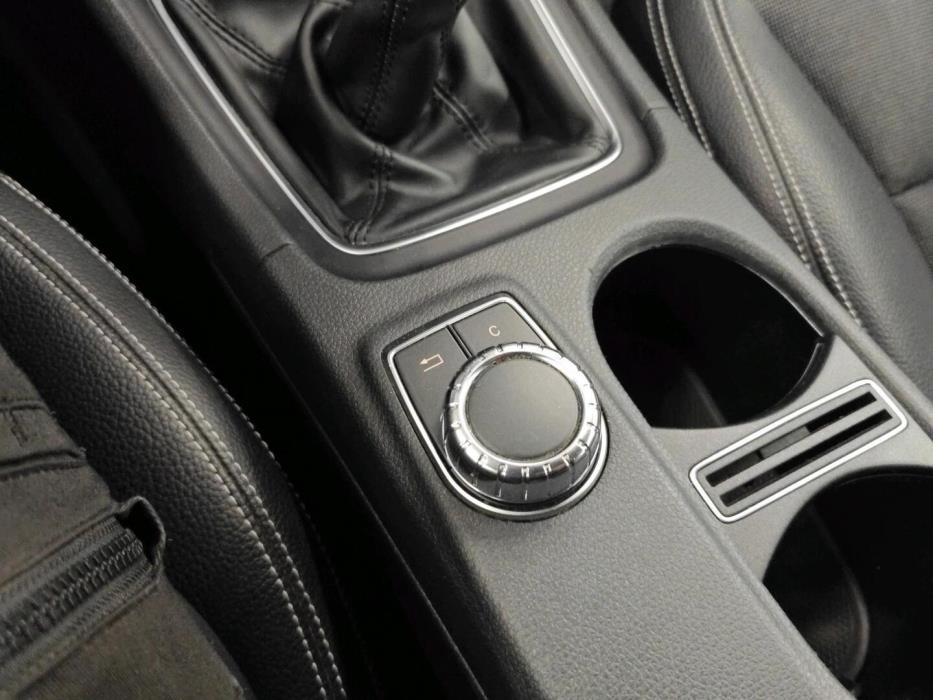 MERCEDES-BENZ A 2014