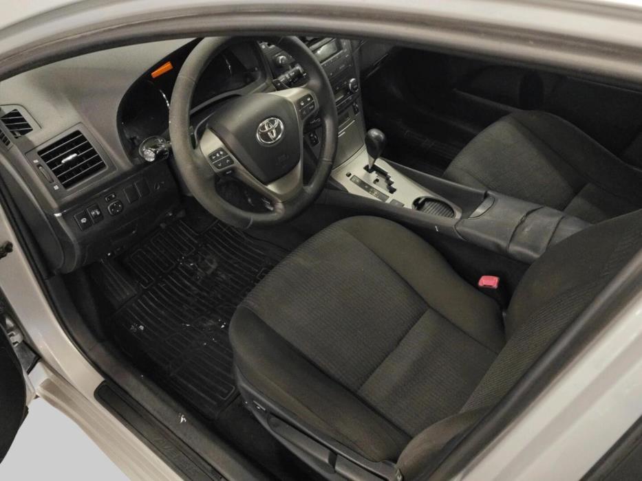 TOYOTA Avensis 2010