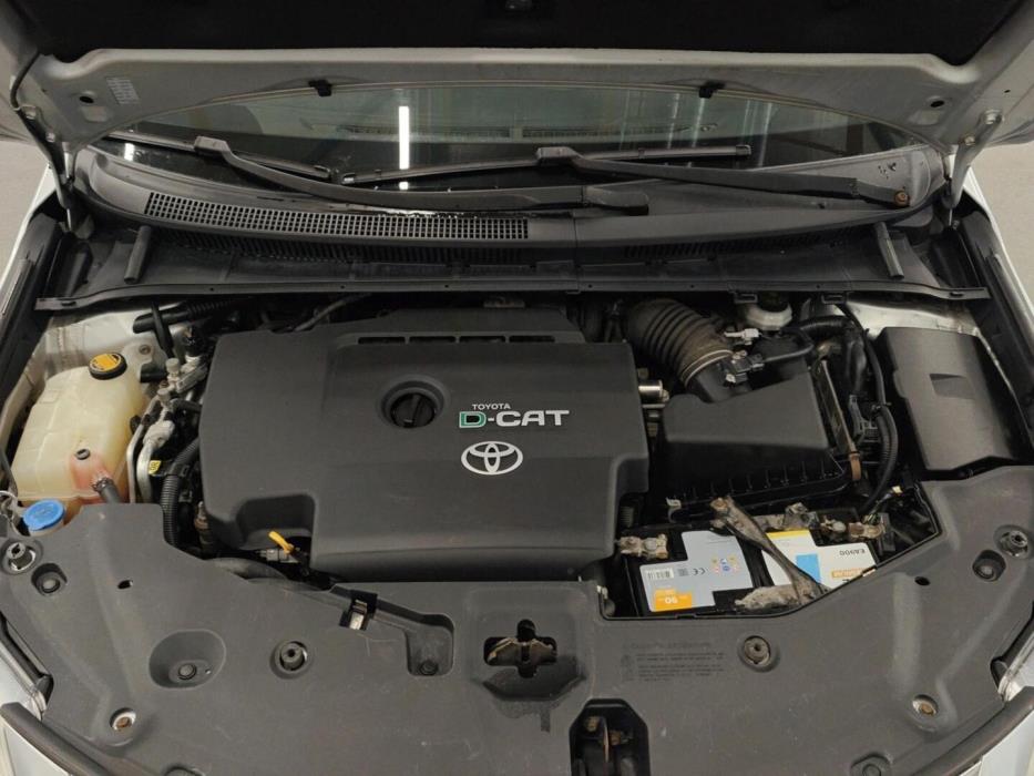 TOYOTA Avensis 2010