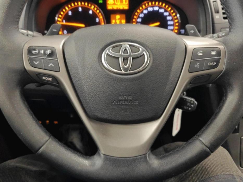 TOYOTA Avensis 2010