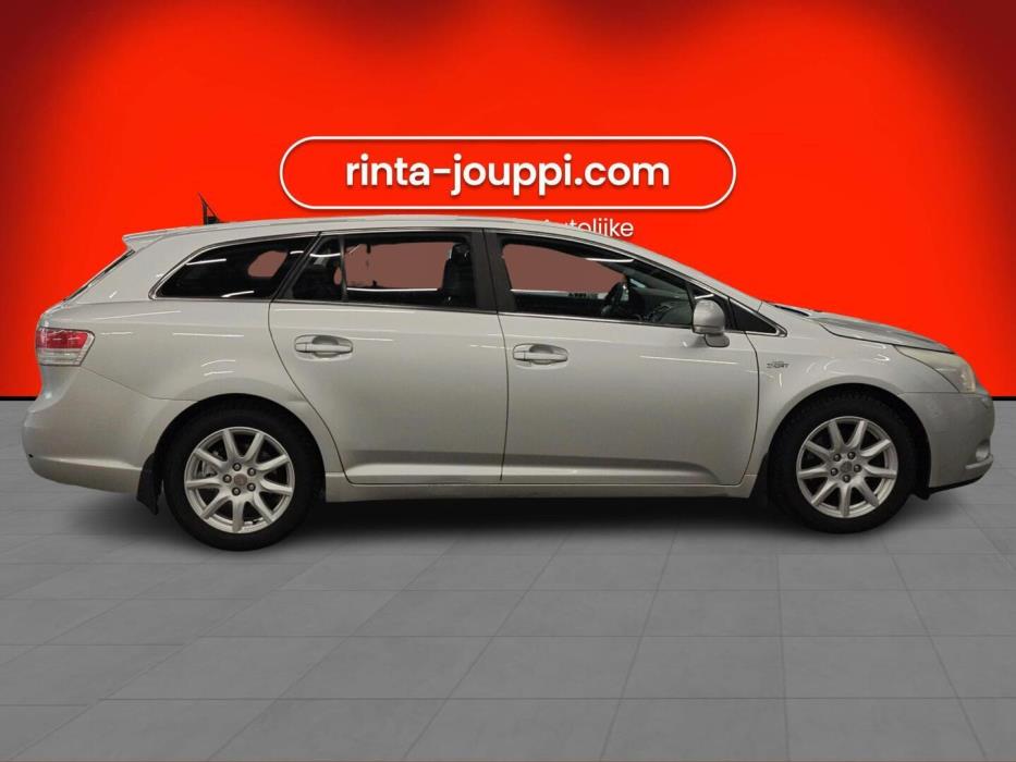 TOYOTA Avensis 2010