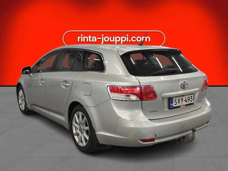 TOYOTA Avensis 2010
