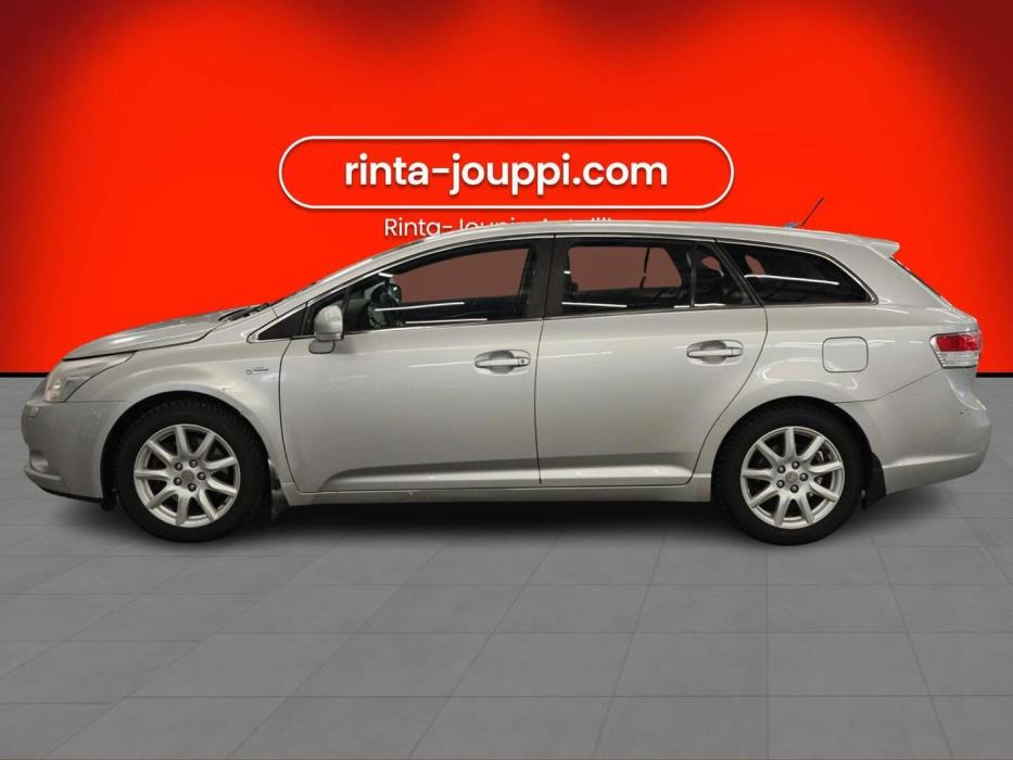 TOYOTA Avensis 2010