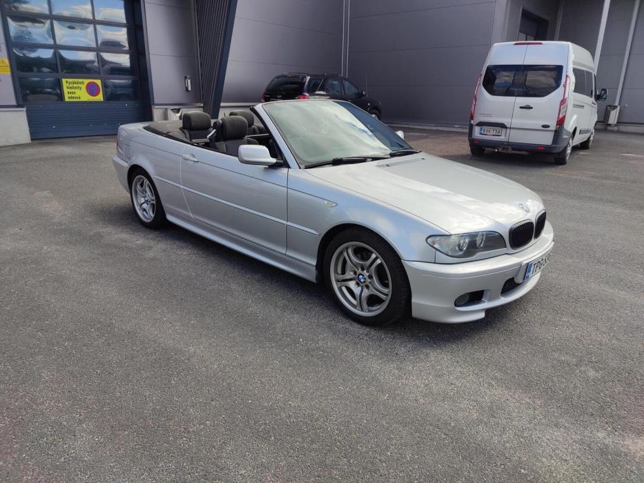 BMW 325 2004