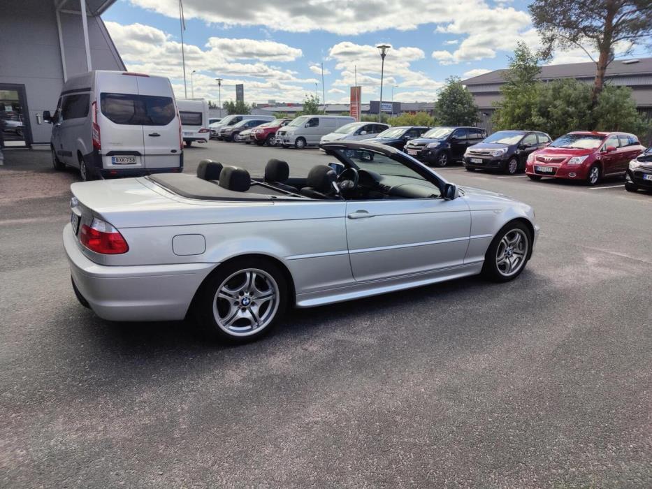 BMW 325 2004