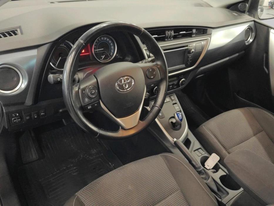 TOYOTA Auris 2013