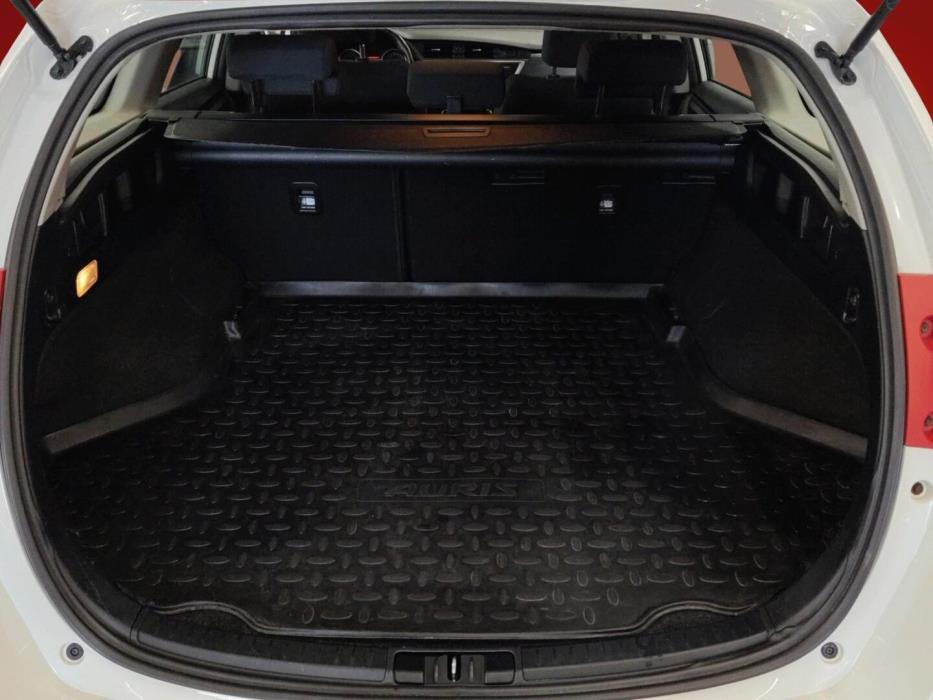 TOYOTA Auris 2013