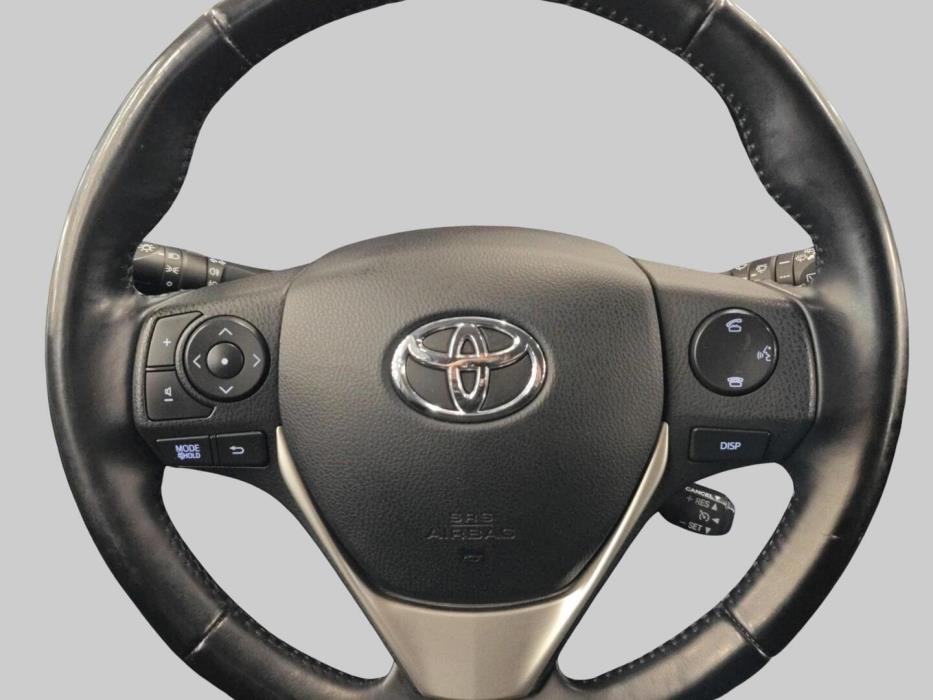TOYOTA Auris 2013