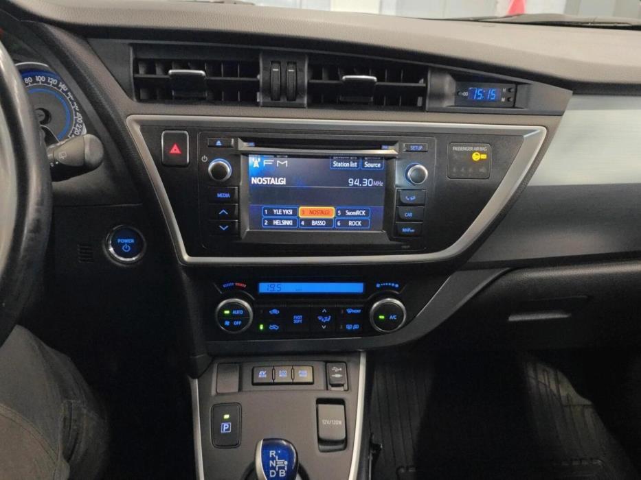 TOYOTA Auris 2013