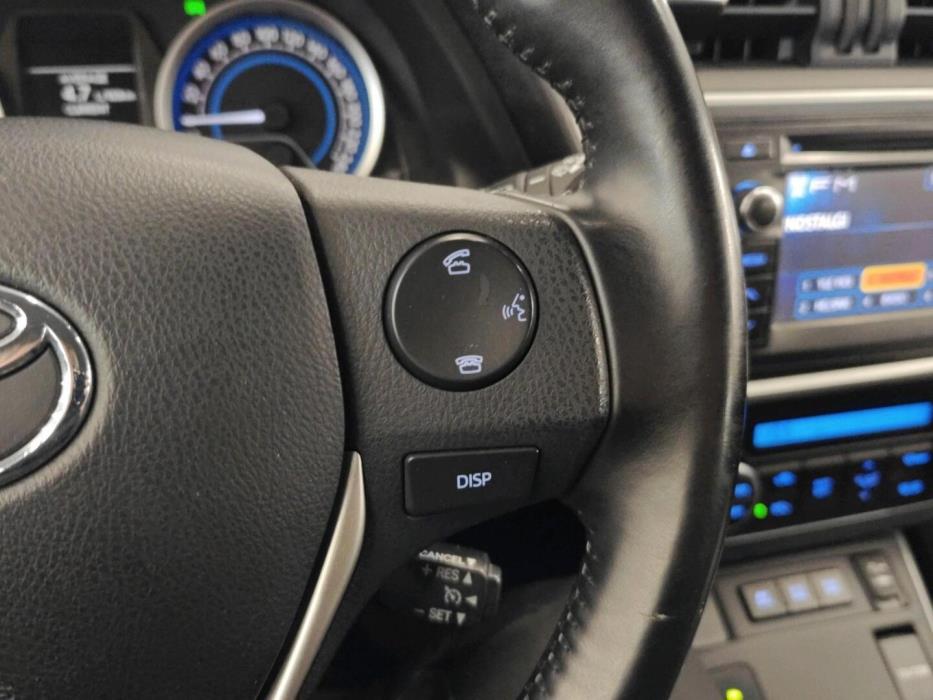 TOYOTA Auris 2013