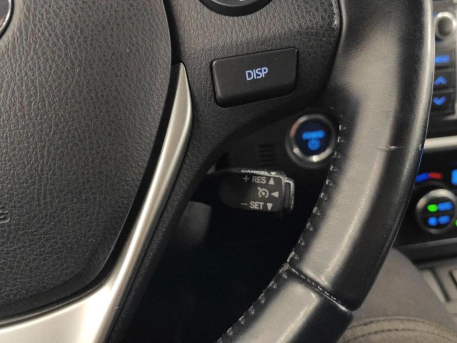 TOYOTA Auris 2013