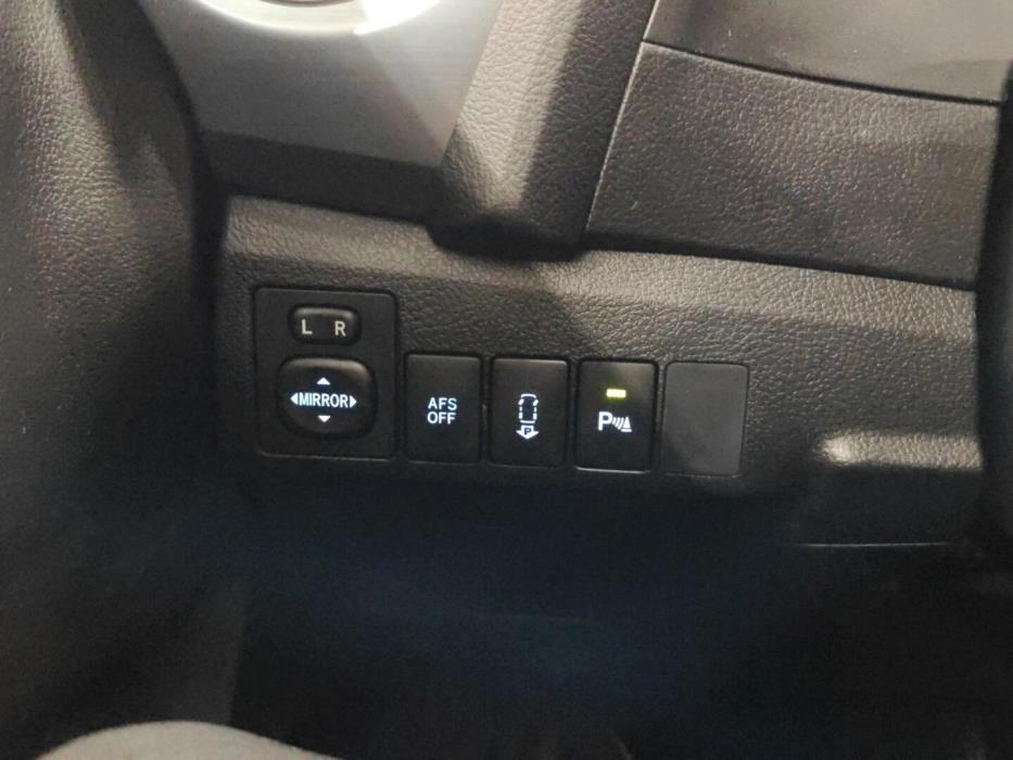 TOYOTA Auris 2013