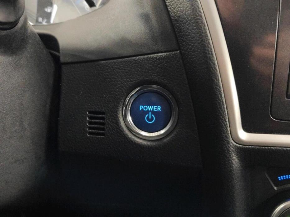 TOYOTA Auris 2013