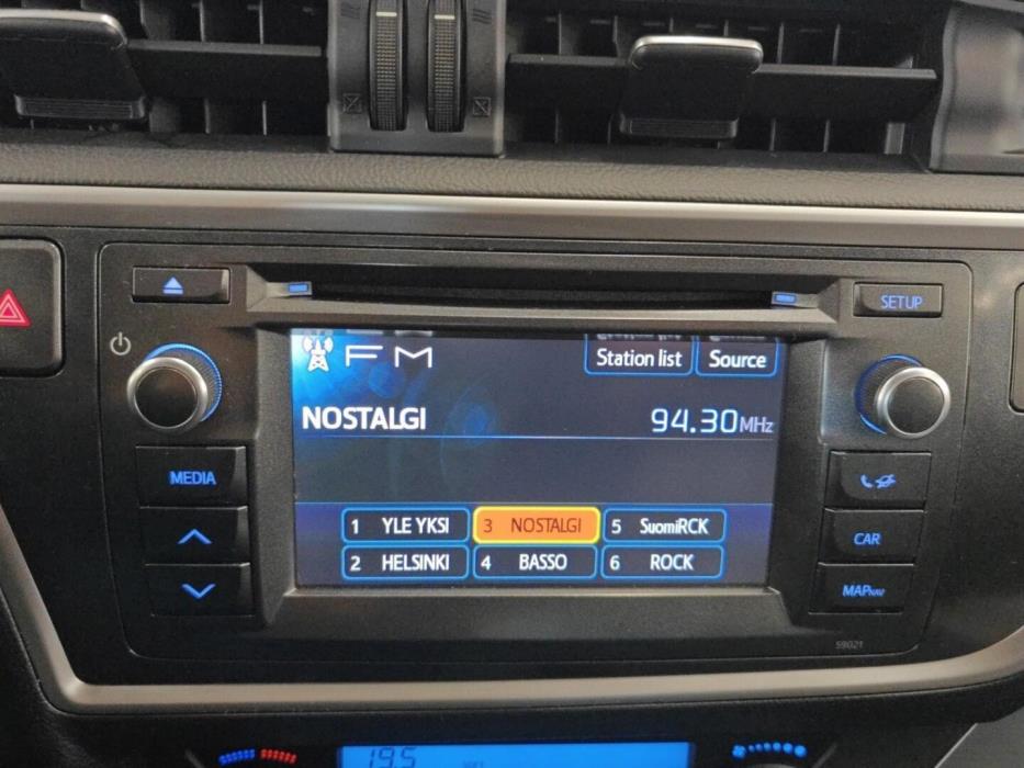 TOYOTA Auris 2013