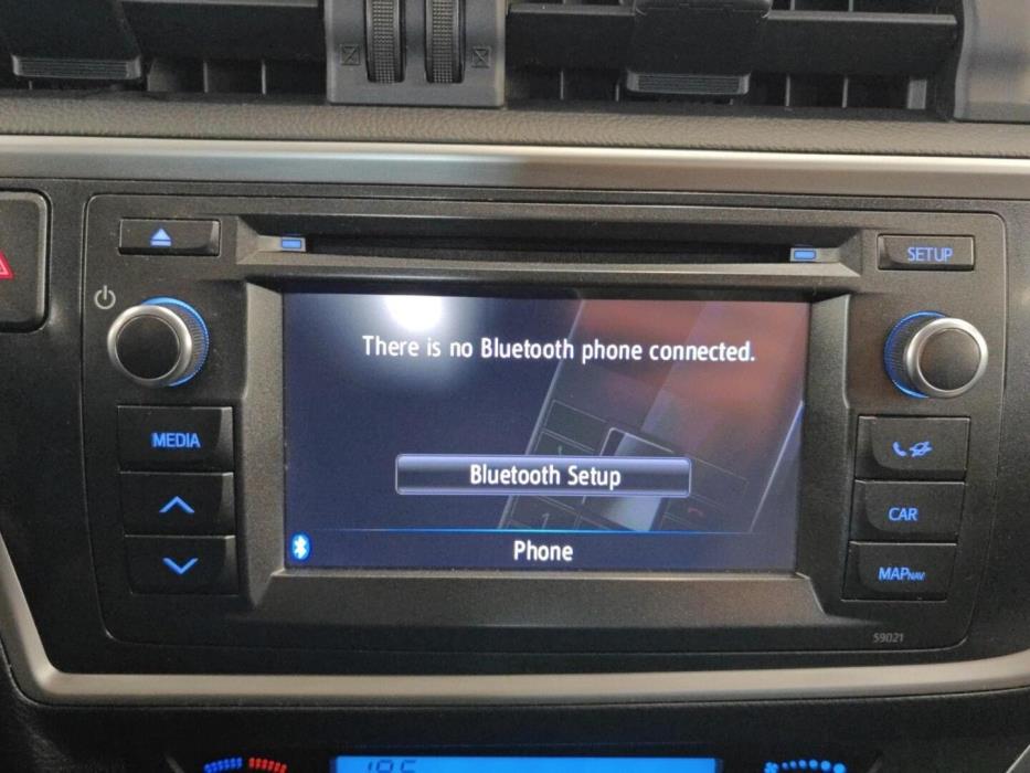 TOYOTA Auris 2013