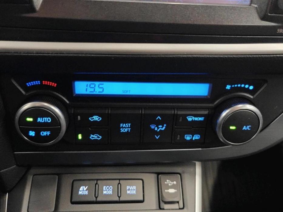 TOYOTA Auris 2013