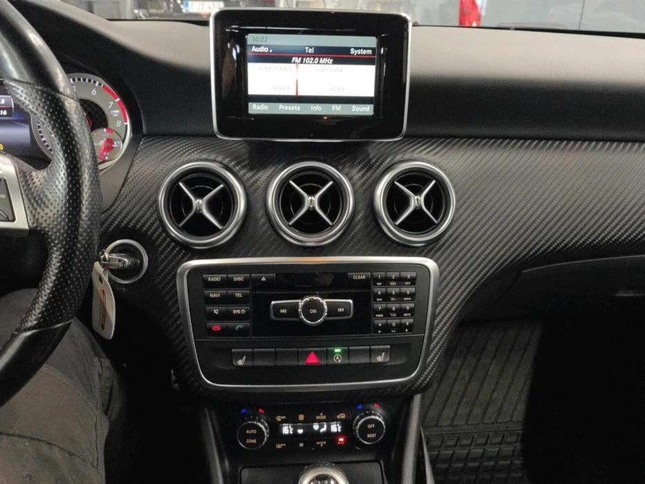 MERCEDES-BENZ A 2015