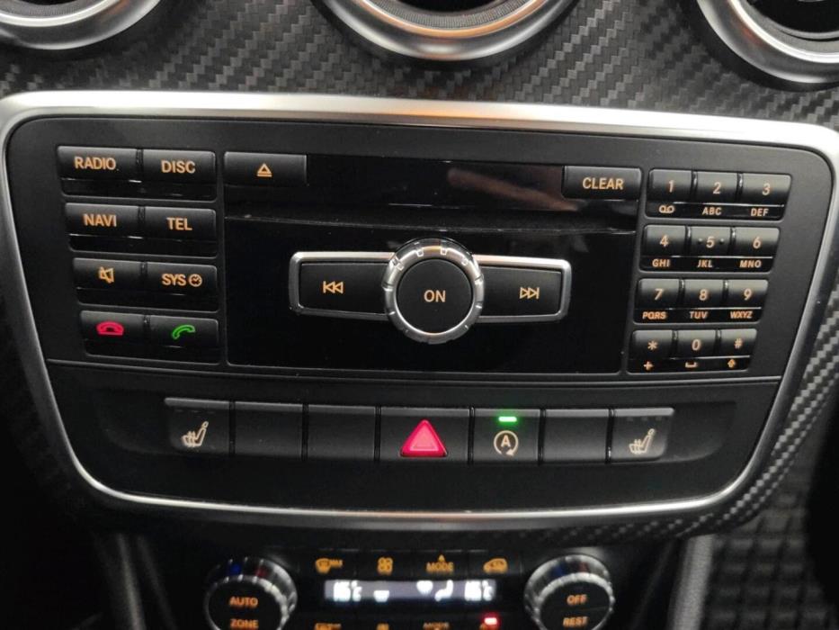 MERCEDES-BENZ A 2015