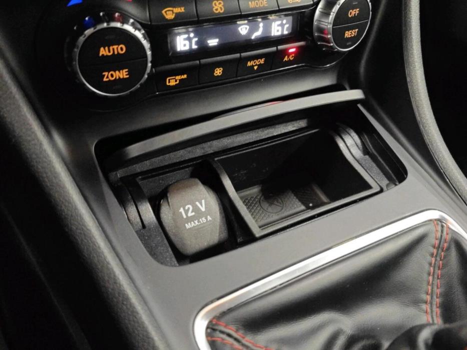 MERCEDES-BENZ A 2015