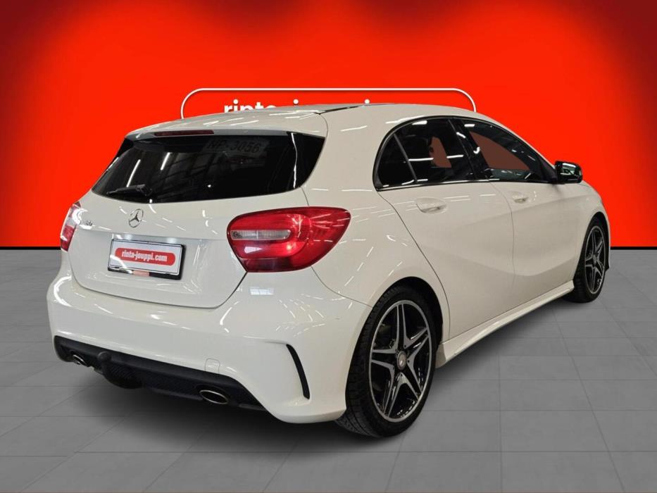 MERCEDES-BENZ A 2015