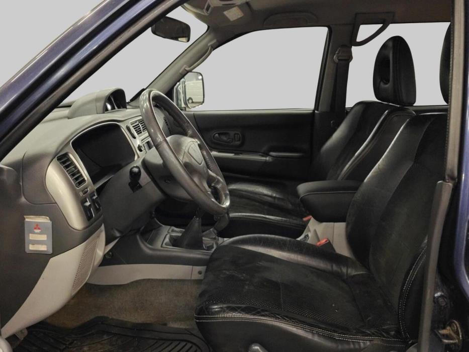 MITSUBISHI Pajero 2006