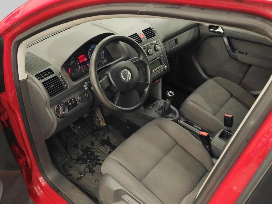 VOLKSWAGEN Touran 2006