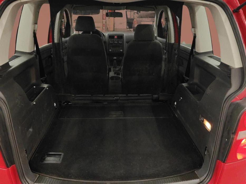 VOLKSWAGEN Touran 2006