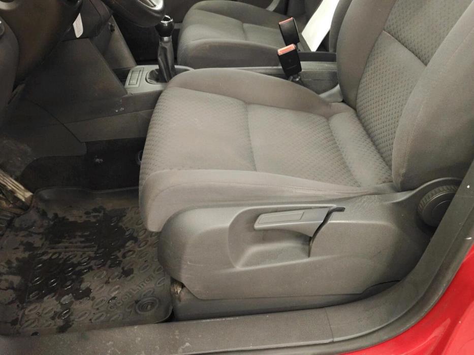 VOLKSWAGEN Touran 2006