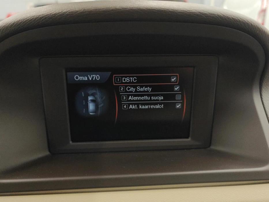 VOLVO V70 2011