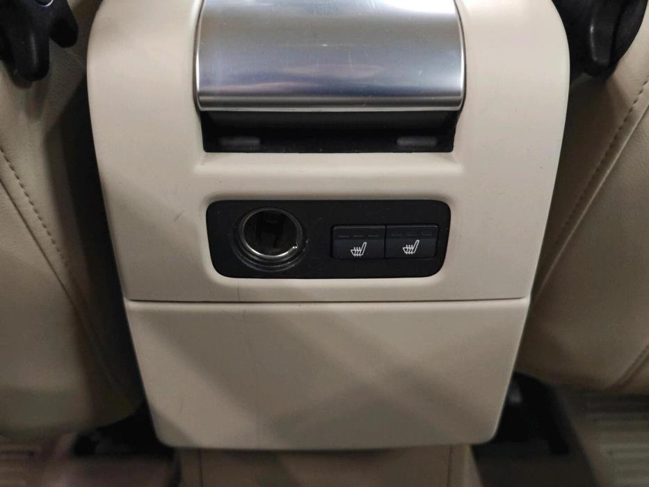 VOLVO V70 2011