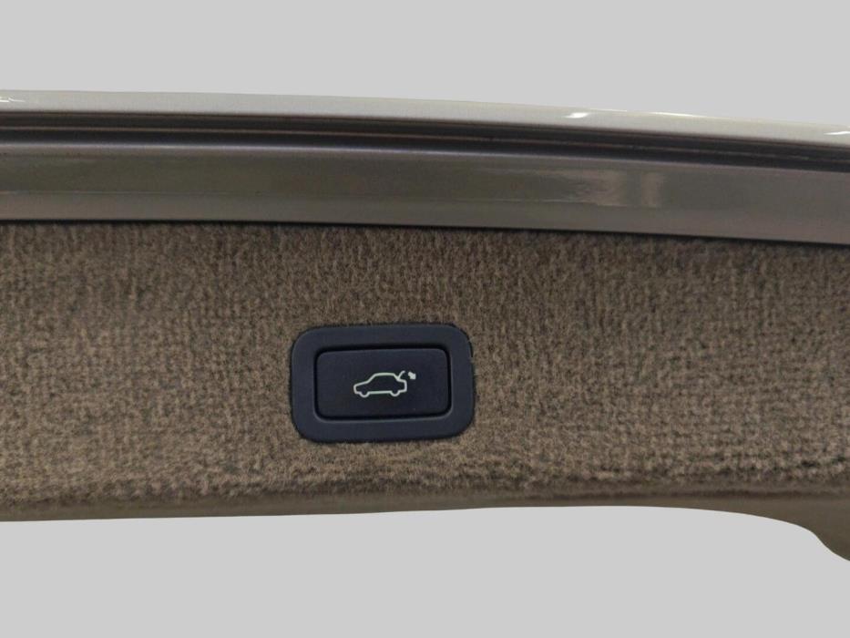 VOLVO V70 2011