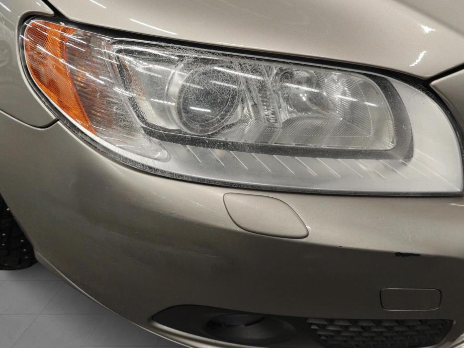 VOLVO V70 2011
